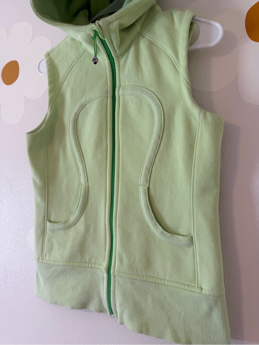 Lululemon RARE Scuba Sleeveless Hoodie Vest Suns Out Guns Out Pastel Lime Green - Picture 4 of 13